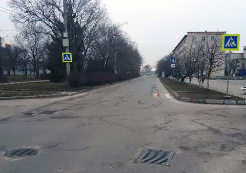 На пешеходном переходе в Невинномысске сбили женщину, водитель скрылся